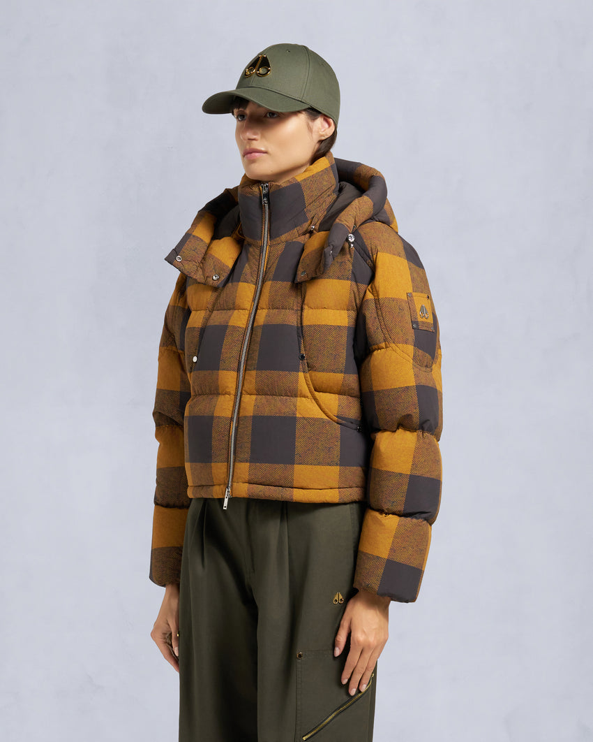 AKAI CROPPED PUFFER-SUMAC BLACK PLAID/BLACK